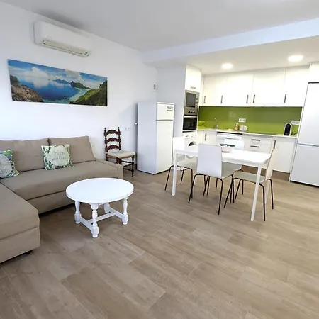 Tropicana-30m De La Playa Con Parking Y A/c Apartment
